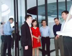 广东省工业和信息化局莅临皇冠·app官网首页-皇冠(中国)调研制造业创新中心建设情况